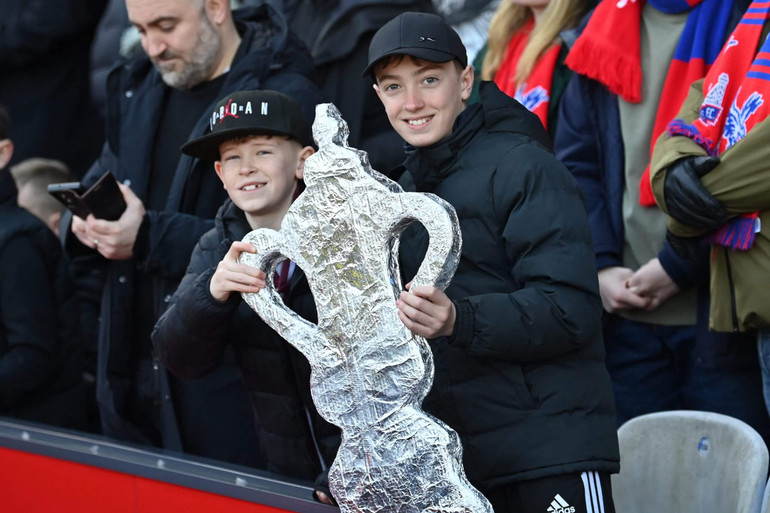 Người hâm mộ Palace rất trông đợi vào chiếc cúp FA. (Ảnh: CrystalPalaceFC) Người hâm mộ Palace rất trông đợi vào chiếc cúp FA. (Ảnh: CrystalPalaceFC)