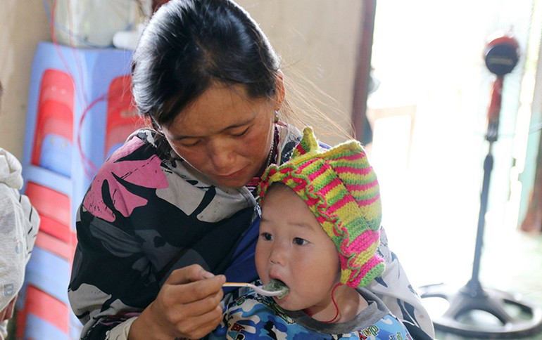 Sau khi nấu, những đĩa bột đều được các em nhỏ ăn ngon miệng. Sau khi nấu, những đĩa bột đều được các em nhỏ ăn ngon miệng.