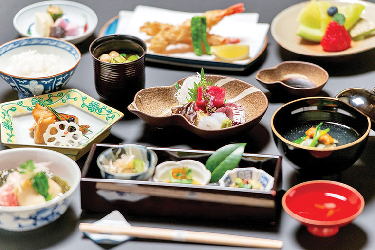 Trải nghiệm ẩm thực tinh tế khiến kỳ nghỉ ở ryokan thêm đáng nhớ.