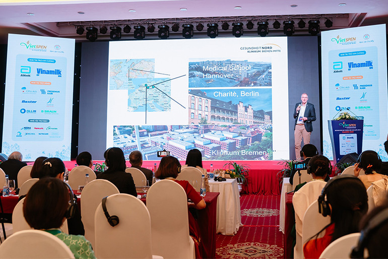 Chia sẻ của GS, BS Johann Ockenga, Giám đốc Trung tâm Tiêu hóa - Gan - Nội tiết và Dinh dưỡng, Bệnh viện Bremen (Đức).