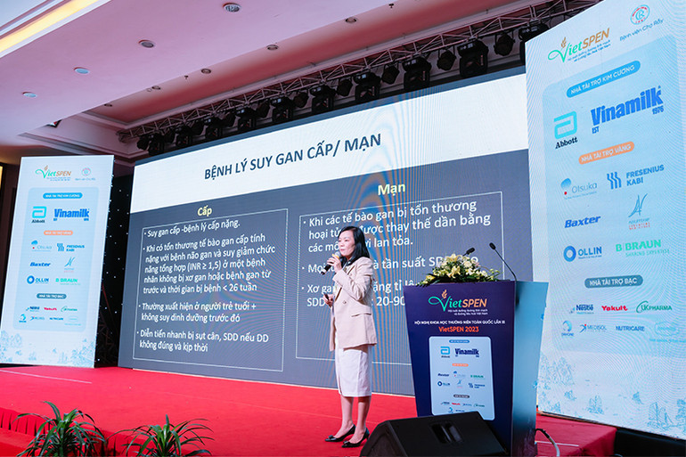 Báo cáo tại hội nghị là các giáo sư, tiến sĩ, bác sĩ đến từ nhiều bệnh viện đầu ngành.