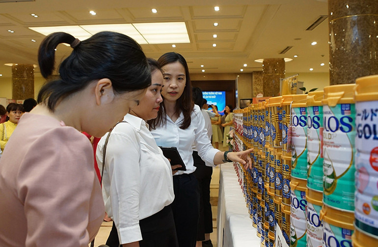 Công ty Cổ phần Sữa Việt Nam Vinamilk đồng hành cùng chương trình.