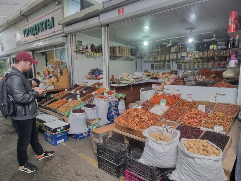 Trong các chợ truyền thống và siêu thị của khu vực Viễn Đông, các dòng sản phẩm chế biến từ sữa và hoa quả sấy chiếm ưu thế.