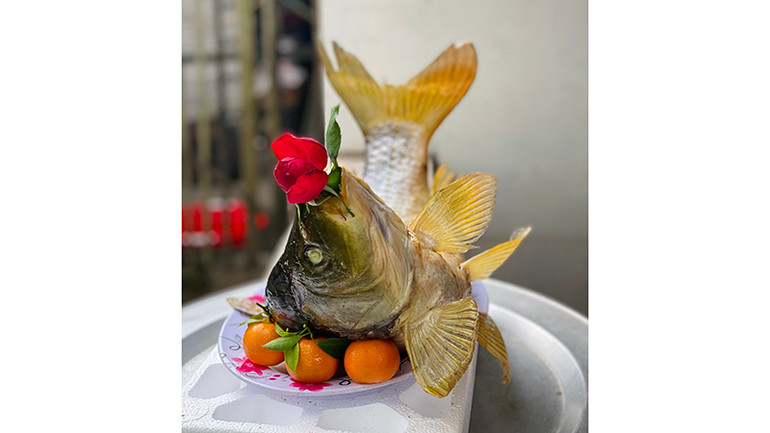 Món cá chép rán kỳ công.