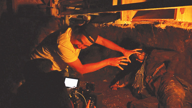 Thị phạm diễn viên trong trường quay. Thị phạm diễn viên trong trường quay.