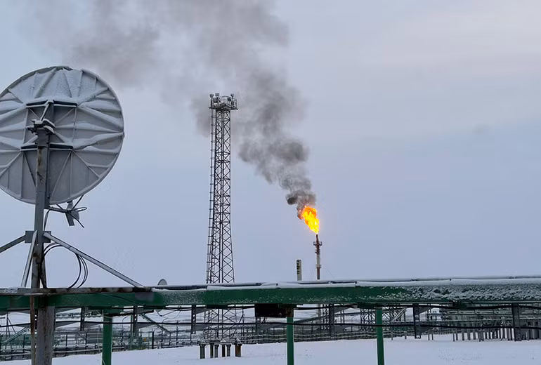 Nhà điều hành trung tâm khu mỏ Nenetsky của liên doanh Rus-Việt.