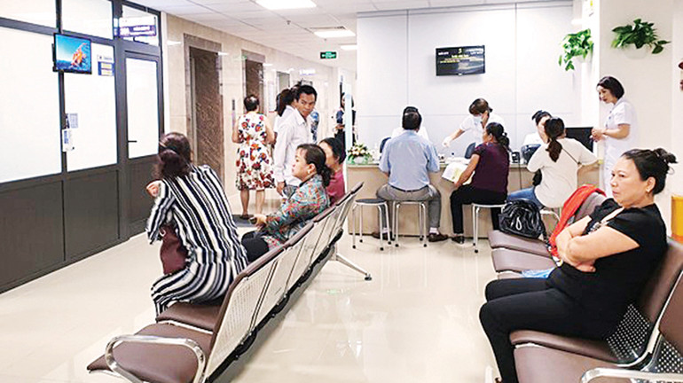 Khu vực đón tiếp bệnh nhân KCBTYC của Bệnh viện K cơ sở I.