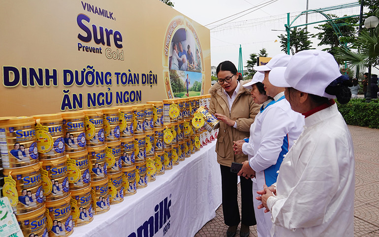 Suốt nhiều năm bền bỉ, Vinamilk đã góp phần chăm sóc sức khỏe cho hơn 1 triệu người cao tuổi trên khắp Việt Nam.