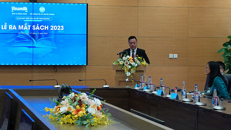 TS Đinh Đức Thiện, Hiệu trưởng Trường Đào tạo, bồi dưỡng cán bộ quản lý Thông tin và Truyền thông. TS Đinh Đức Thiện, Hiệu trưởng Trường Đào tạo, bồi dưỡng cán bộ quản lý Thông tin và Truyền thông.