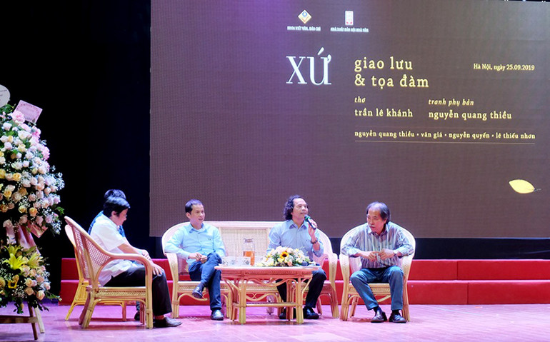 Giao lưu và tọa đàm thơ Trần Lê Khánh.