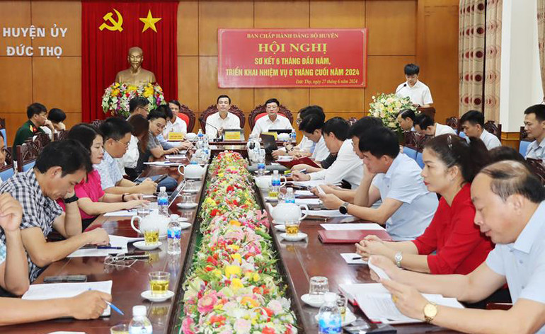 Ban Chấp hành Đảng bộ huyện Đức Thọ tổ chức Hội nghị sơ kết 6 tháng đầu năm, triển khai nhiệm vụ 6 tháng cuối năm.
