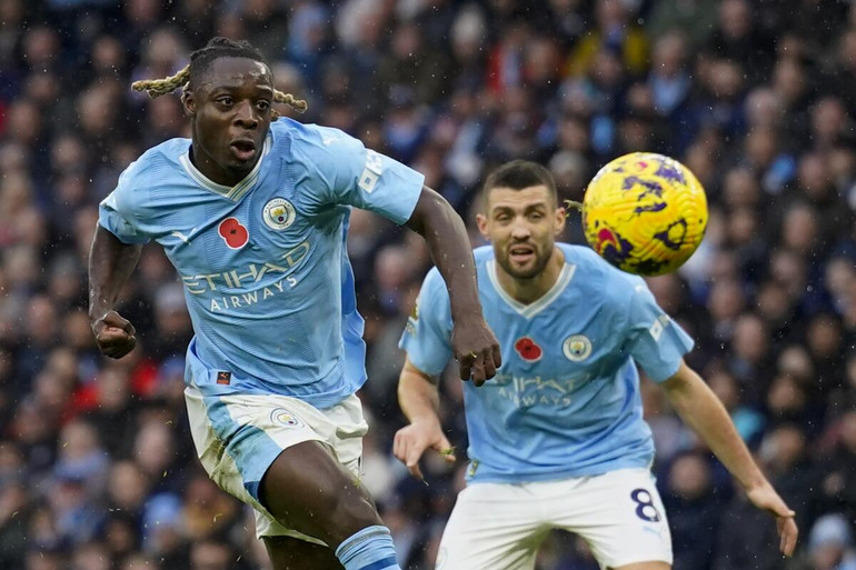 Doku trở thành làn gió mới trên hàng công Man City.