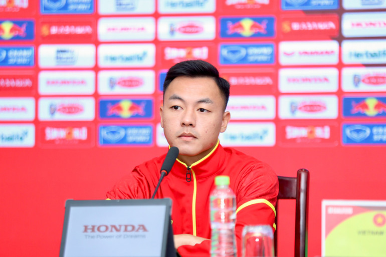 Tiền vệ trẻ Nguyễn Thái Sơn.