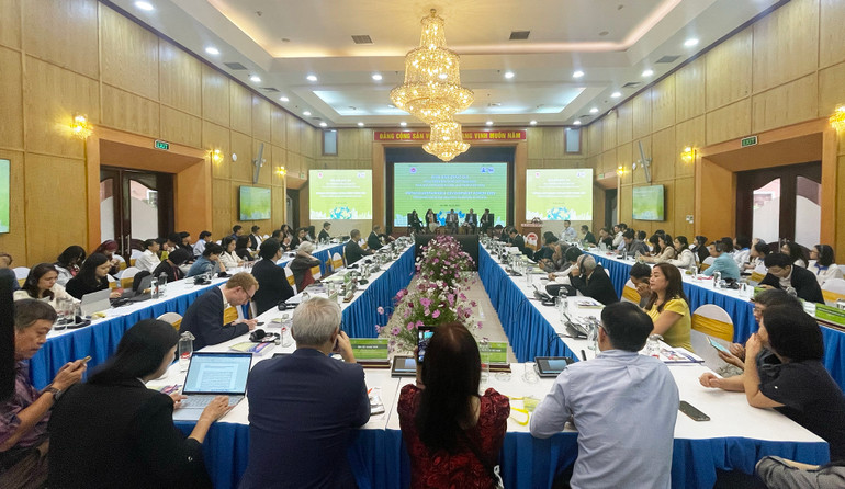 Toàn cảnh buổi diễn đàn.