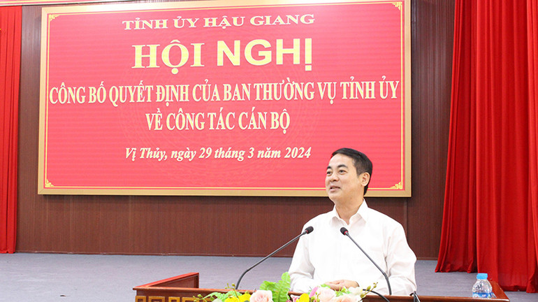 Bí thư Tỉnh ủy Hậu Giang Nghiêm Xuân Thành phát biểu tại hội nghị.