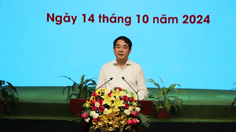 Đồng chí Nghiêm Xuân Thành, Ủy viên Trung ương Đảng, Bí thư Tỉnh ủy Hậu Giang phát biểu tại buổi sơ kết.
