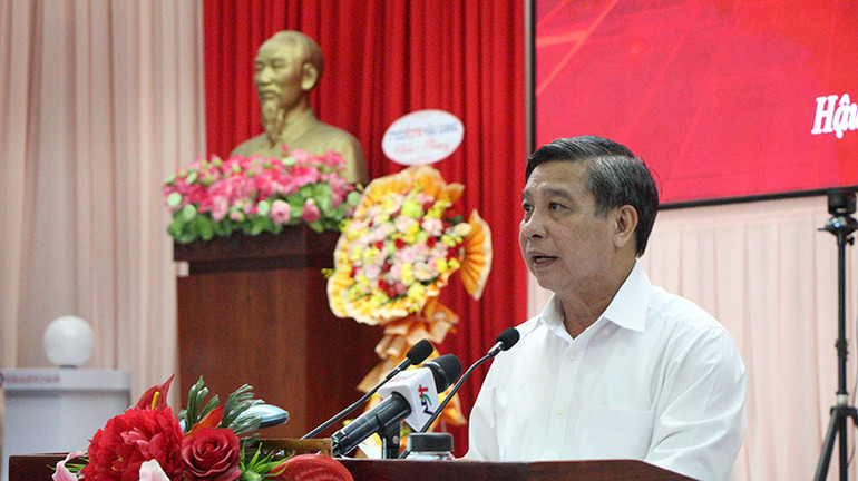 Chủ tịch Ủy ban nhân dân tỉnh Hậu Giang Đồng Văn Thanh phát biểu tại Hội nghị.