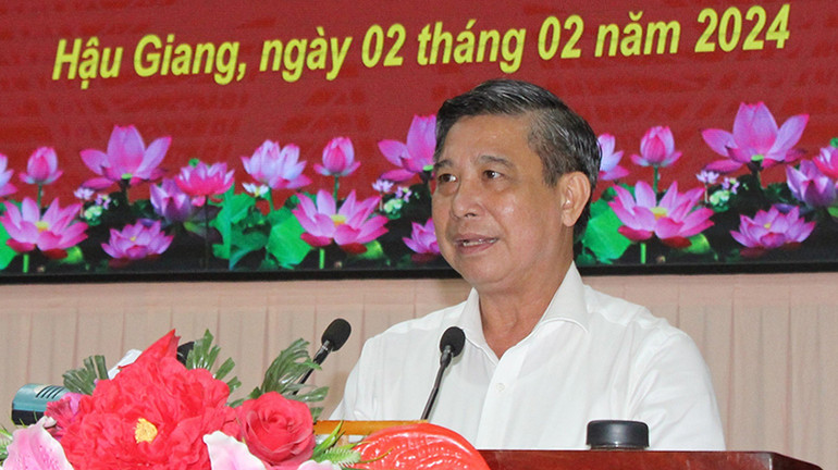 Ông Đồng Văn Thanh, Chủ tịch Ủy ban nhân dân tỉnh, Chủ tịch Hội đồng nghĩa vụ quân sự tỉnh Hậu Giang chỉ đạo tại hội nghị.