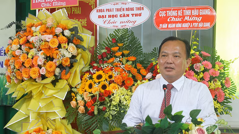 Phó Chủ tịch Ủy ban nhân dân tỉnh Hậu Giang Nguyễn Văn Hòa phát biểu tại buổi họp mặt. Phó Chủ tịch Ủy ban nhân dân tỉnh Hậu Giang Nguyễn Văn Hòa phát biểu tại buổi họp mặt.