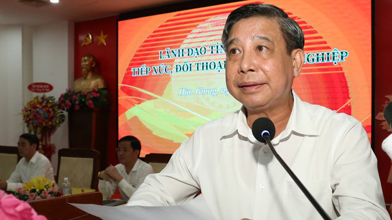 Chủ tịch Ủy ban nhân dân tỉnh Hậu Giang, Đồng Văn Thanh phát biểu tại buổi đối thoại.