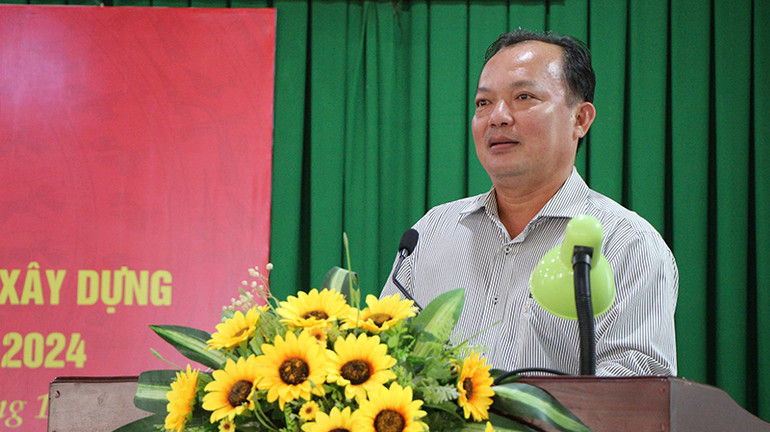 Phó Chủ tịch Ủy ban nhân dân tỉnh Hậu Giang Nguyễn Văn Hòa phát biểu tại hội nghị.