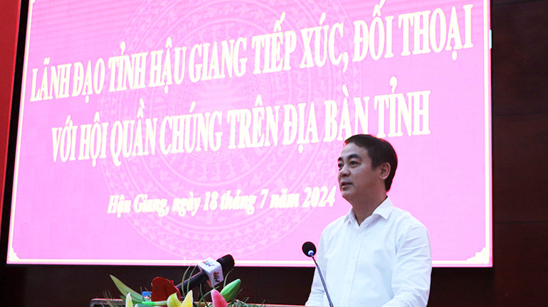 Đồng chí Nghiêm Xuân Thành, Ủy viên Trung ương Đảng, Bí thư Tỉnh ủy Hậu Giang phát biểu tại buổi tiếp xúc.