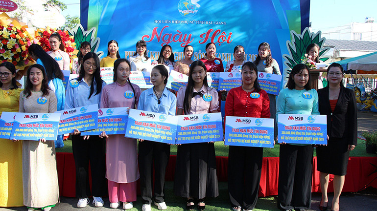 Trao hạn mức tín dụng cho các ý tưởng/dự án vào vòng chung kết.