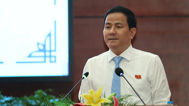 Đồng chí Trần Văn Huyến, Phó Bí thư Thường trực Tỉnh ủy, Chủ tịch Hội đồng nhân dân tỉnh Hậu Giang phát biểu khai mạc kỳ họp.