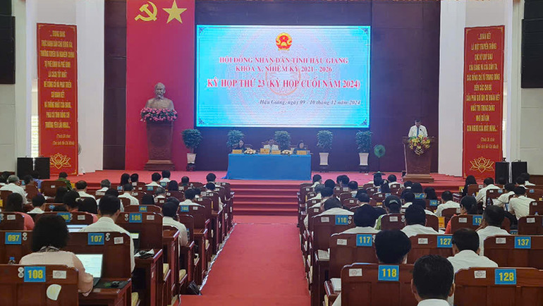 Quang cảnh kỳ họp.