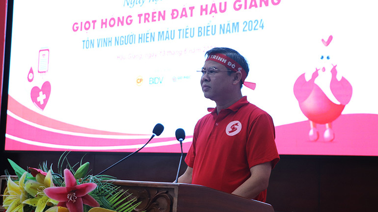 Phó Chủ tịch Thường trực UBND tỉnh Hậu Giang, Trương Cảnh Tuyên phát biểu tại Chương trình.