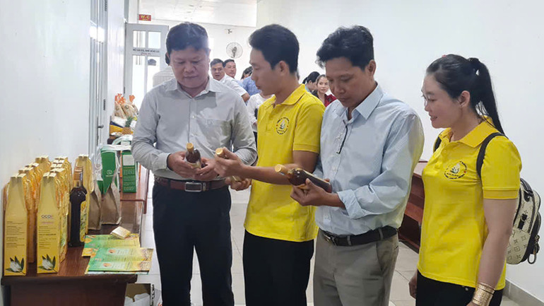 Sản phẩm “Mật ong hoa chôm chôm” được Hội đồng công nhận đạt 4 sao