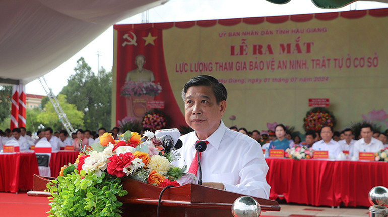 Đồng chí Đồng Văn Thanh, Chủ tịch Ủy ban nhân dân tỉnh Hậu Giang, phát biểu tại buổi lễ.