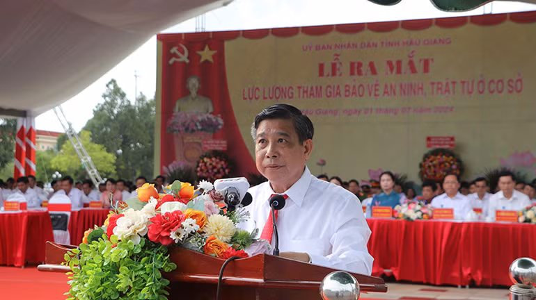 Đồng chí Đồng Văn Thanh, Chủ tịch Ủy ban nhân dân tỉnh Hậu Giang, phát biểu tại buổi lễ. Đồng chí Đồng Văn Thanh, Chủ tịch Ủy ban nhân dân tỉnh Hậu Giang, phát biểu tại buổi lễ.