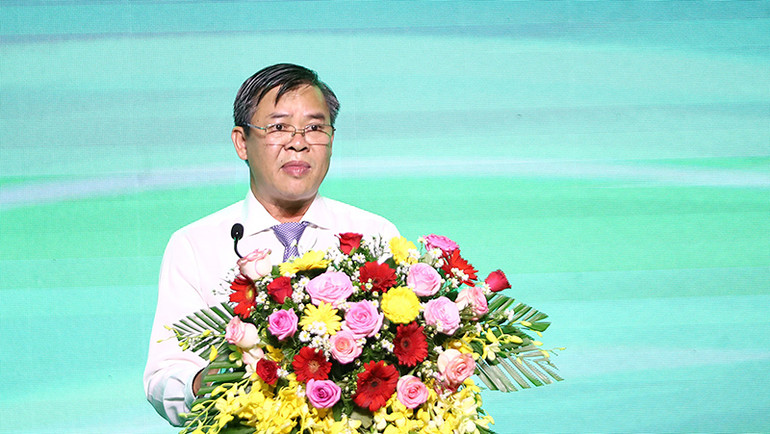 Phó Chủ tịch Thường trực Ủy ban nhân dân tỉnh Hậu Giang Trương Cảnh Tuyên phát biểu khai mạc. Phó Chủ tịch Thường trực Ủy ban nhân dân tỉnh Hậu Giang Trương Cảnh Tuyên phát biểu khai mạc.