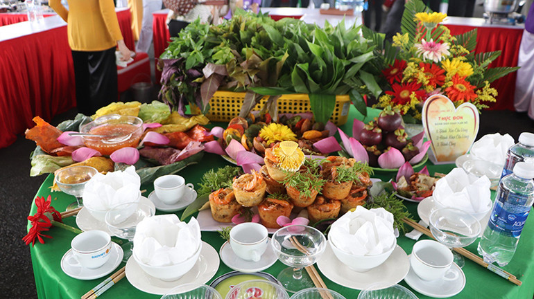 Các loại bánh được trang trí rất ấn tượng.