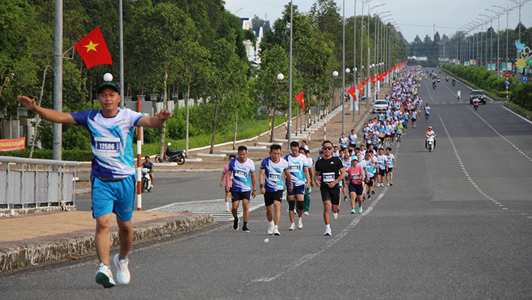 Các vận động viên thi đấu ở cự ly 21km.