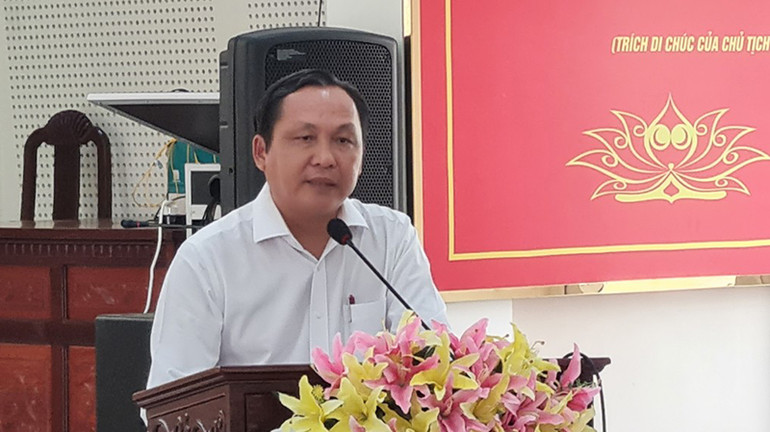 Đồng chí Lê Công Lý, Trưởng Ban Tuyên giáo Tỉnh ủy Hậu Giang phát biểu tại buổi lễ Đồng chí Lê Công Lý, Trưởng Ban Tuyên giáo Tỉnh ủy Hậu Giang phát biểu tại buổi lễ