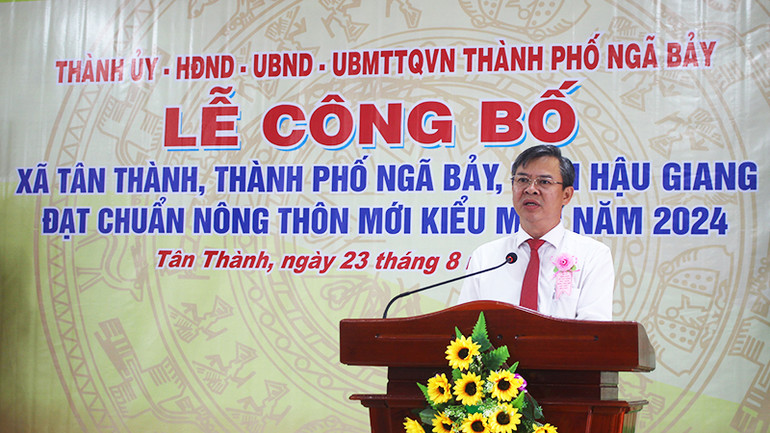 Phó Chủ tịch Thường trực Ủy ban nhân dân tỉnh Hậu Giang Trương Cảnh Tuyên phát biểu tại buổi lễ. Phó Chủ tịch Thường trực Ủy ban nhân dân tỉnh Hậu Giang Trương Cảnh Tuyên phát biểu tại buổi lễ.
