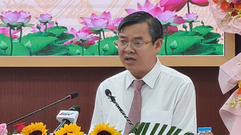 Ông Trương Cảnh Tuyên, Phó Chủ tịch Thường trực Ủy ban nhân dân tỉnh Hậu Giang, phát biểu tại buổi lễ. Ông Trương Cảnh Tuyên, Phó Chủ tịch Thường trực Ủy ban nhân dân tỉnh Hậu Giang, phát biểu tại buổi lễ.