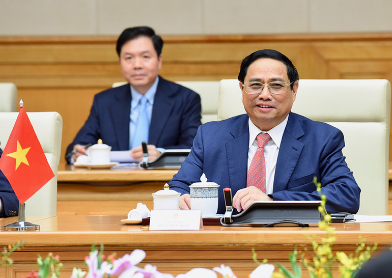 Thủ tướng Phạm Minh Chính phát biểu tại buổi hội đàm với Thủ tướng Lý Hiển Long. (Ảnh: TRẦN HẢI)