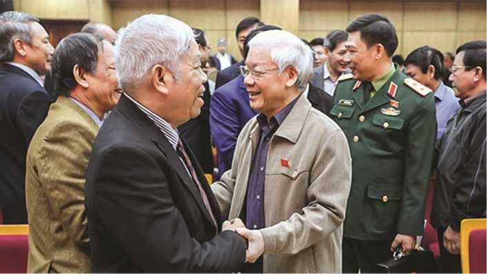 Tổng Bí thư, Chủ tịch nước Nguyễn Phú Trọng trò chuyện với cử tri Hà Nội.