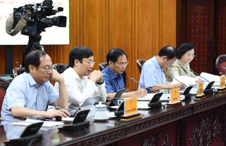 [Ảnh] Thủ tướng chủ trì họp Ban Chỉ đạo tổng kết 20 năm thực hiện mô hình tổ chức bộ máy của Chính phủ ảnh 8