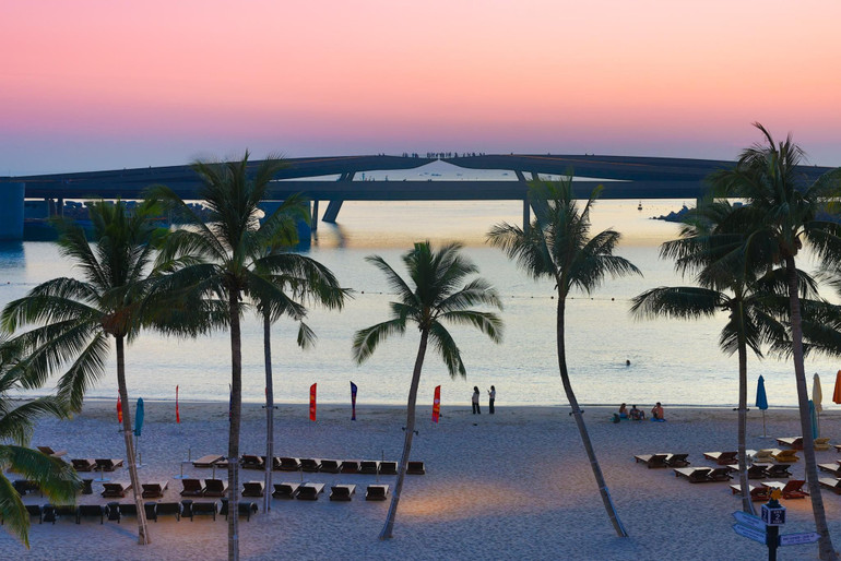 Cầu Hôn là một trong những điểm đẹp nhất thế giới để ngắm hoàng hôn. (Ảnh: Quỷ Cốc Tử)