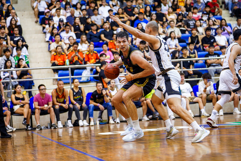 Yevgen Sakhniuk thi đấu đầy nỗ lực. (Ảnh: VBA)