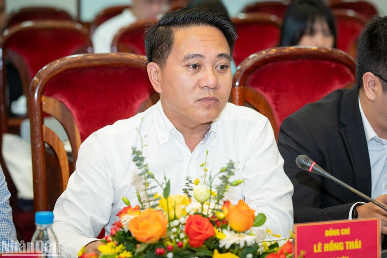 Ông Lê Hồng Thái - Đại diện Tổng công ty Du lịch Hà Nội phát biểu tại tọa đàm.