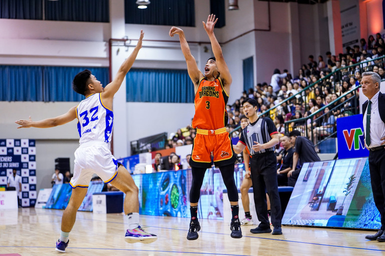 Bryan Nguyễn đưa "Rồng sông Hàn" vươn lên dẫn trước hiệp 1. (Ảnh: VBA)