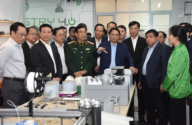 [Ảnh] Thủ tướng Phạm Minh Chính thăm Trung tâm Đổi mới sáng tạo Quốc gia ảnh 1