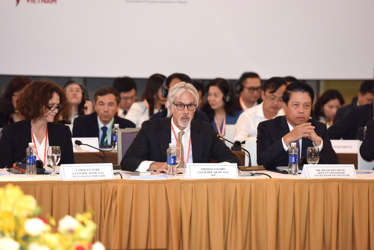 Giám đốc Quốc gia IFC Thomas Jacobs phát biểu. Giám đốc Quốc gia IFC Thomas Jacobs phát biểu.