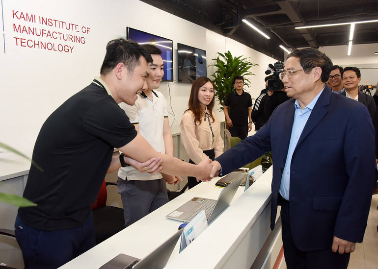 [Ảnh] Thủ tướng Phạm Minh Chính thăm Trung tâm Đổi mới sáng tạo Quốc gia ảnh 3