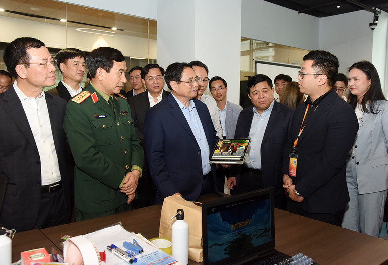 [Ảnh] Thủ tướng Phạm Minh Chính thăm Trung tâm Đổi mới sáng tạo Quốc gia ảnh 4